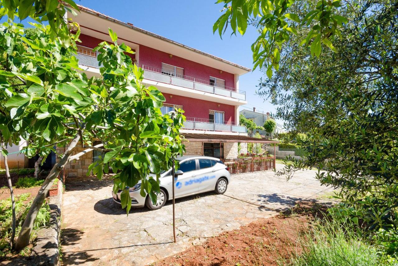 Apartments Mladen Jelica Ičići Exterior foto